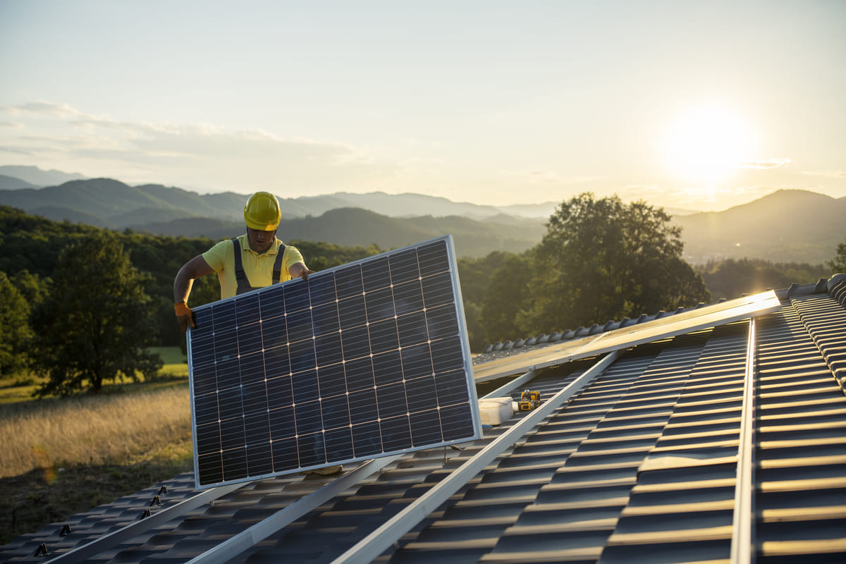 découvrez notre guide complet pour l'installation de panneaux photovoltaïques : conseils pratiques, étapes clés et astuces pour optimiser votre système énergétique durable et maximiser vos économies.