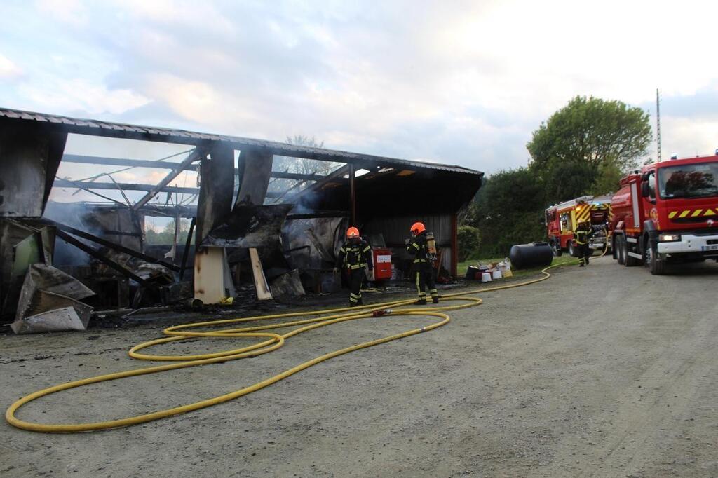 découvrez les risques d'incendie liés aux panneaux photovoltaïques et comment prévenir ces dangers pour sécuriser votre installation solaire et protéger votre environnement.