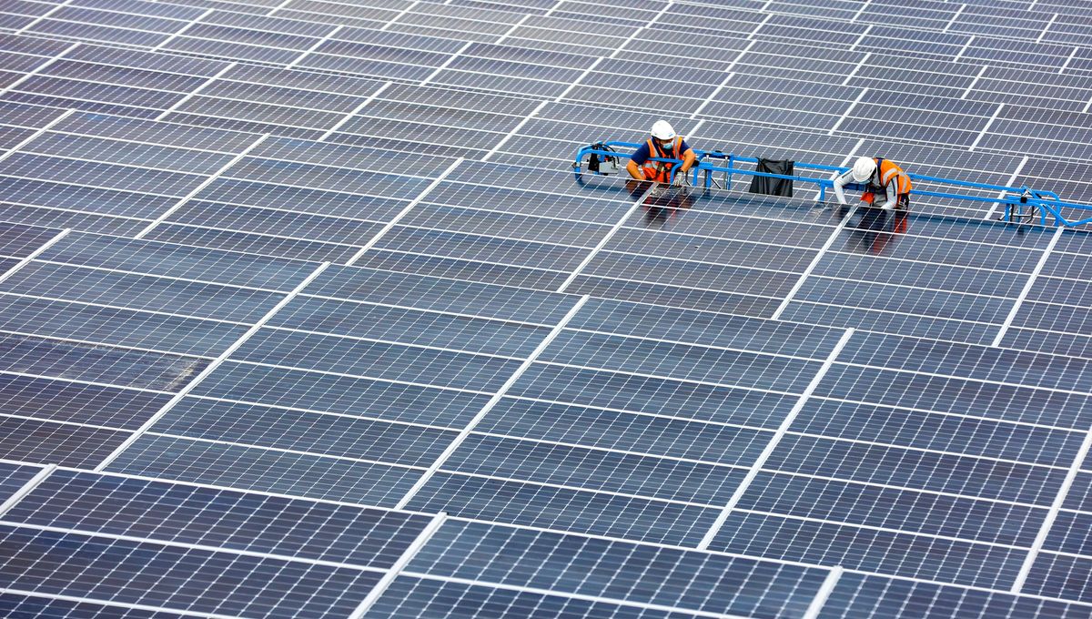 découvrez les risques liés aux incendies pouvant survenir dans les installations photovoltaïques. informez-vous sur les mesures de prévention, les causes possibles et les conseils pour garantir la sécurité de vos panneaux solaires.