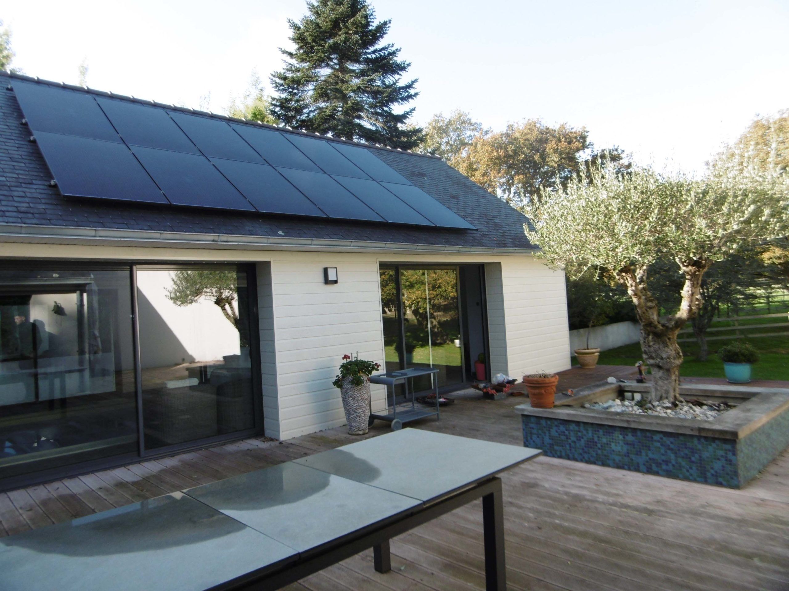 découvrez nos services d'installation de panneaux photovoltaïques dans le finistère. profitez d'énergies renouvelables pour réduire vos factures et contribuer à un avenir durable. obtenez un devis personnalisé dès aujourd'hui !