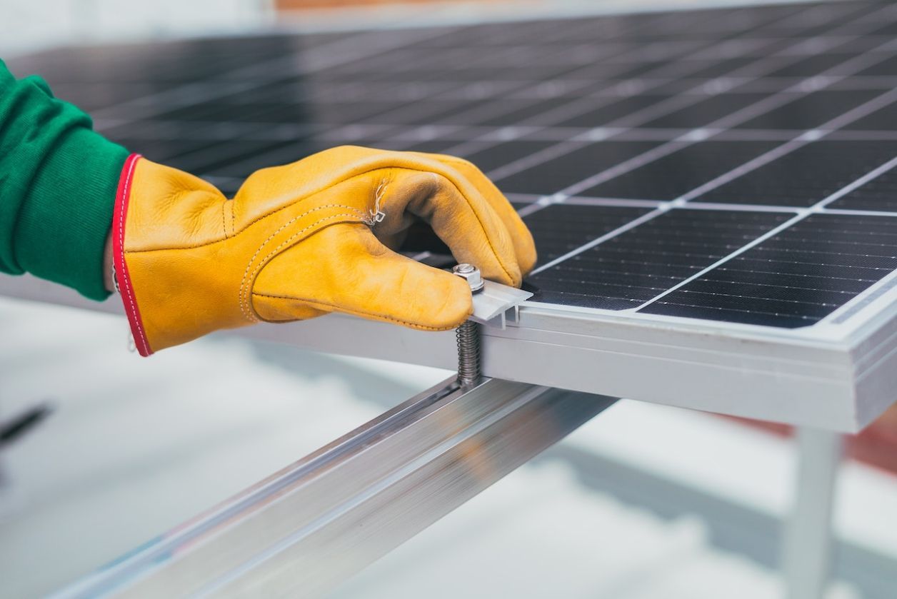 découvrez notre service d'installation de panneaux photovoltaïques dans le finistère. profitez d'une énergie renouvelable et économique grâce à notre expertise locale. contactez-nous pour un devis personnalisé et commencez à réduire vos factures d'électricité tout en contribuant à la protection de l'environnement.