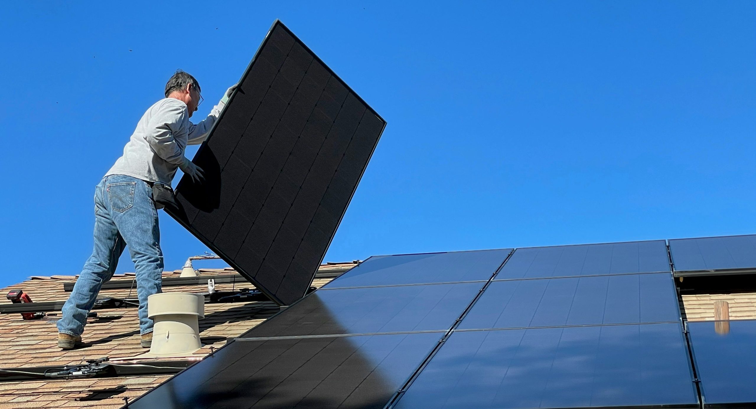 découvrez les meilleurs installateurs photovoltaïques pour optimiser votre production d'énergie solaire. profitez d'une installation professionnelle, d'un service de qualité et d'une transition vers une énergie verte. contactez-nous dès aujourd'hui pour un devis personnalisé!