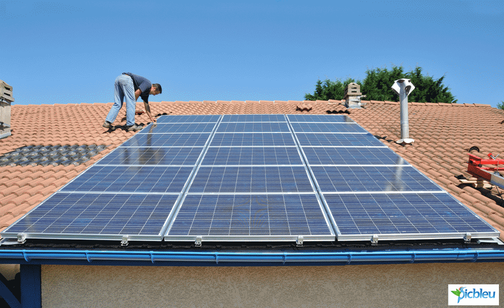 découvrez comment installer des panneaux photovoltaïques pour transformer votre maison en source d'énergie renouvelable. bénéficiez de conseils pratiques, d'astuces d'installation et d'informations sur les économies d'énergie liées à l'utilisation de l'énergie solaire.