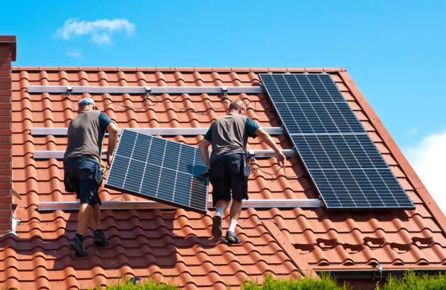 découvrez comment installer des panneaux photovoltaïques pour produire votre propre électricité verte et réaliser des économies sur vos factures d'énergie. profitez d'une installation simplifiée et d'un guide complet pour maximiser votre autonomie énergétique.