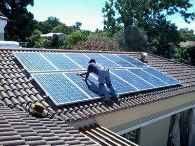découvrez comment installer des panneaux photovoltaïques pour réduire votre facture d'énergie et contribuer à la transition énergétique. profitez de conseils d'experts et d'astuces pour maximiser votre production d'électricité solaire.