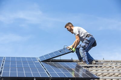 découvrez les avantages de l'investissement dans des panneaux photovoltaïques : un choix durable et rentable pour produire votre propre électricité, réduire vos factures énergétiques et contribuer à la protection de l'environnement.