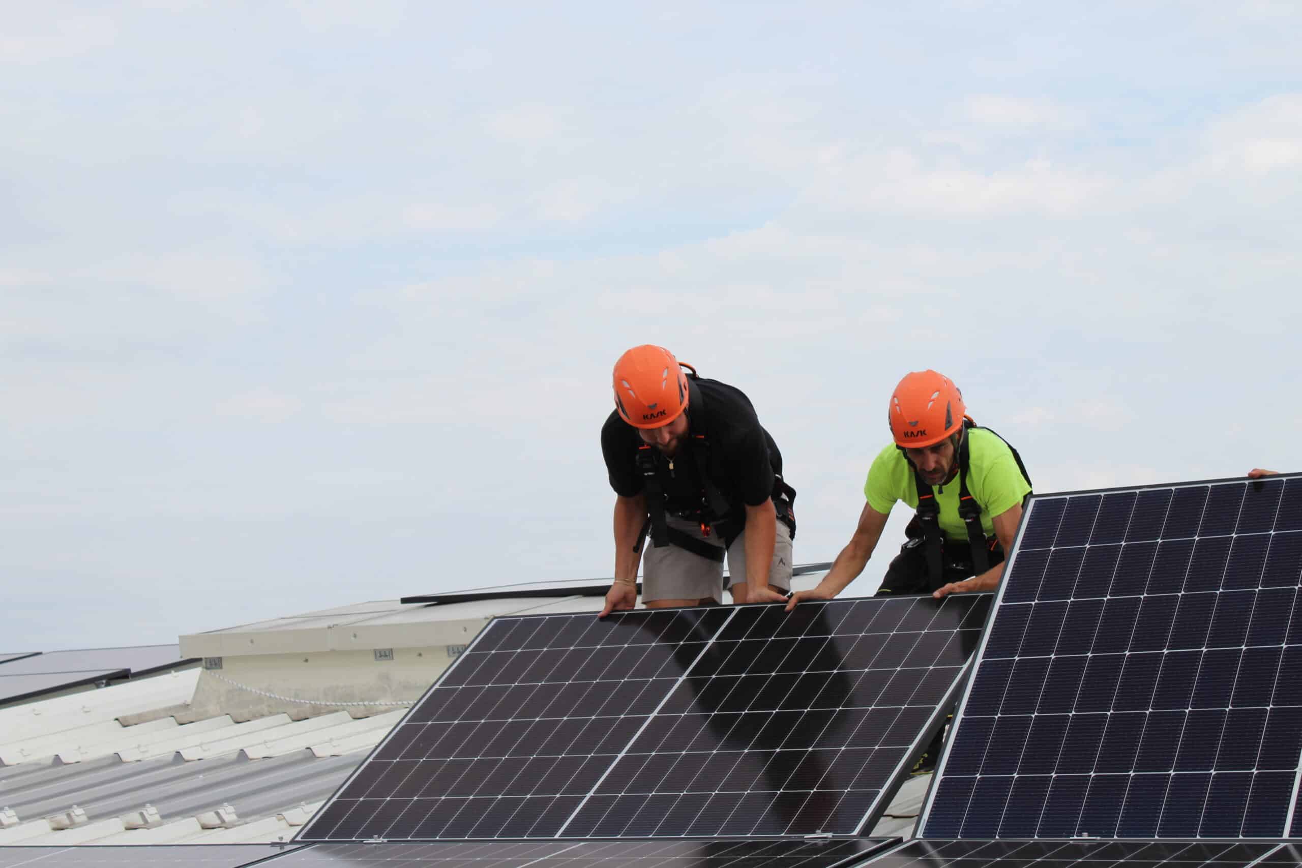 découvrez comment maximiser votre investissement grâce aux panneaux photovoltaïques. apprenez les avantages financiers, environnementaux et les solutions adaptées pour générer de l'énergie renouvelable chez vous.
