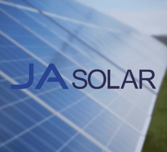 découvrez les panneaux photovoltaïques ja solar, synonymes d'efficacité et de durabilité. optimisez votre consommation d'énergie grâce à des solutions innovantes et respectueuses de l'environnement. investissez dans un avenir énergétique renouvelable avec ja solar.