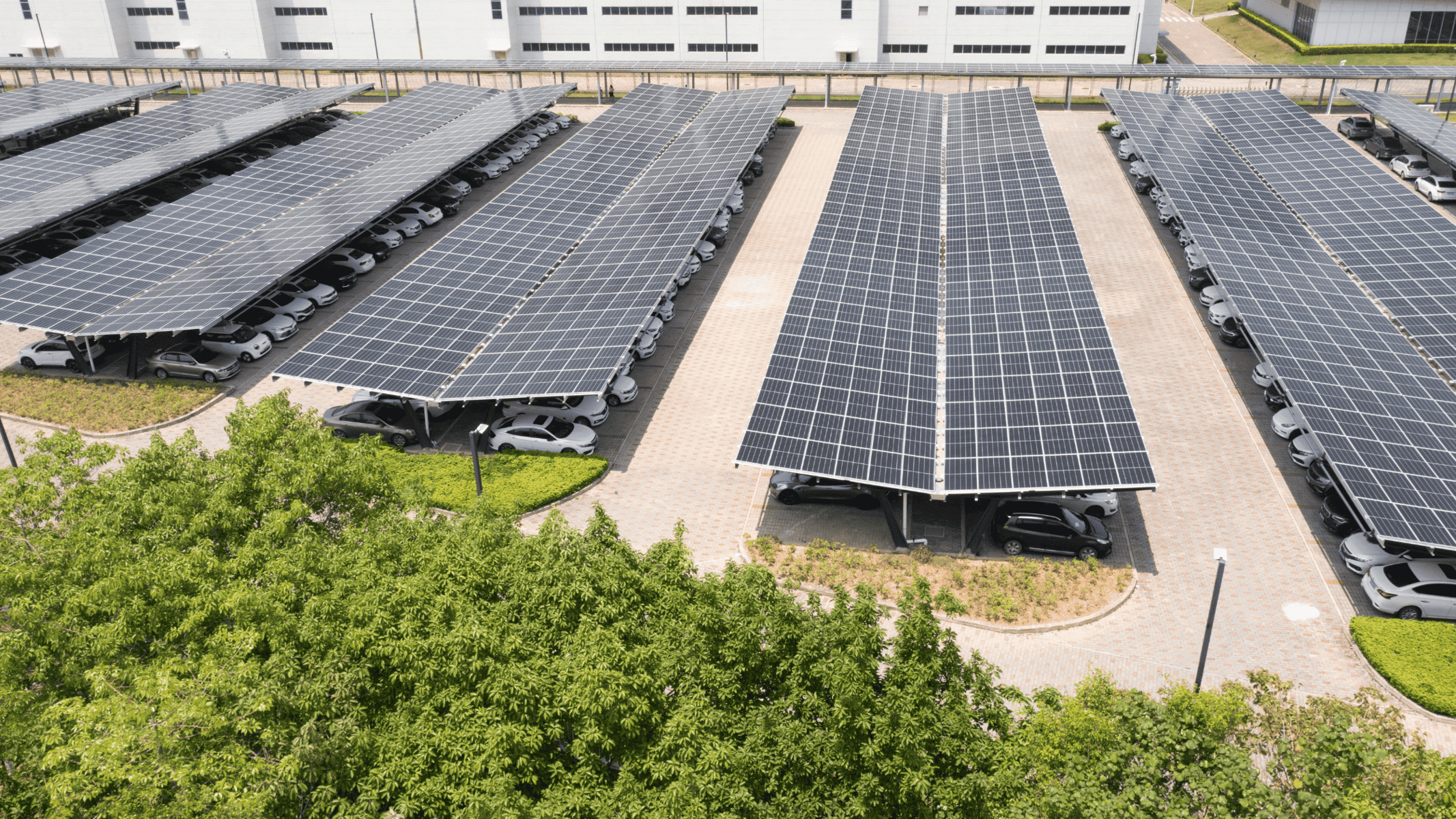 découvrez la législation récente concernant l'installation de panneaux photovoltaïques sur les parkings. informez-vous sur les obligations et les avantages écologiques et économiques de cette initiative pour une transition énergétique réussie.