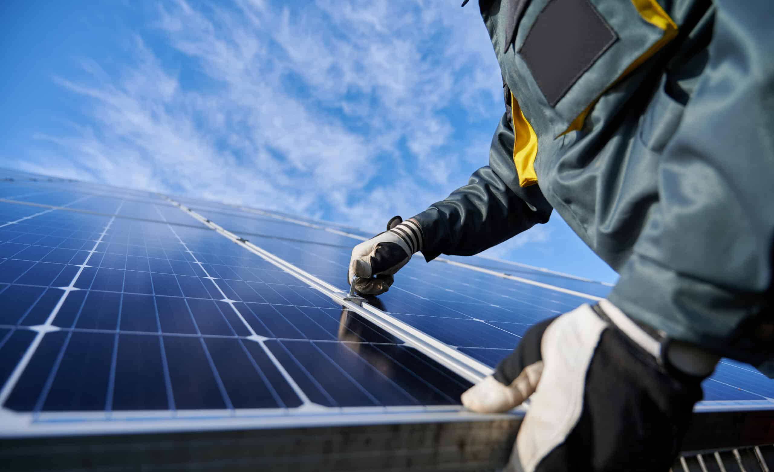 découvrez les régulations et les avantages des lois sur les panneaux photovoltaïques en france. informez-vous sur les incitations gouvernementales, les normes de sécurité et la transition énergétique pour optimiser votre installation solaire.