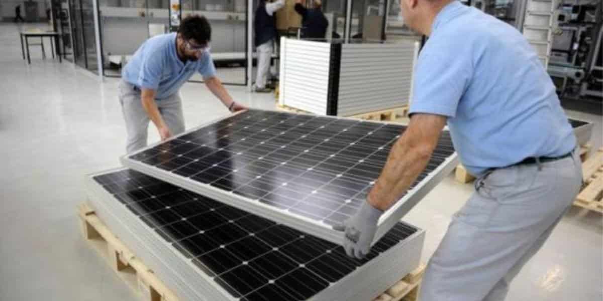 découvrez les matériaux innovants des panneaux photovoltaïques, leur impact sur l'efficacité énergétique et leur rôle essentiel dans la transition vers des énergies renouvelables. informez-vous sur les meilleures options disponibles pour optimiser votre investissement en énergie solaire.