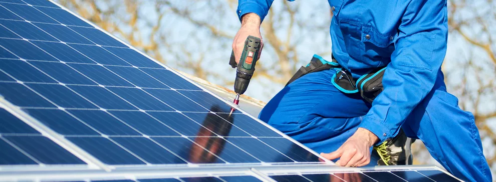 découvrez le métier photovoltaïque, une profession en pleine expansion qui concilie passion pour les énergies renouvelables et compétences techniques en installant des systèmes solaires. apprenez les enjeux environnementaux et les perspectives d'avenir de ce secteur innovant.