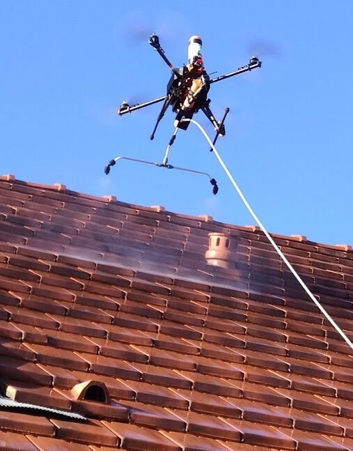découvrez l'efficacité du nettoyage des panneaux photovoltaïques par drones. optimisez la performance de vos installations solaires tout en préservant l'environnement grâce à cette méthode innovante et rapide.