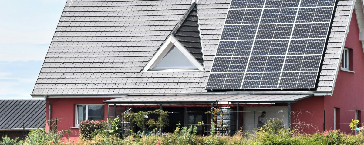 découvrez comment optimiser l'efficacité de vos panneaux photovoltaïques grâce à des techniques innovantes et des conseils d'experts. maximisez votre production d'énergie solaire et réduisez vos factures grâce à nos astuces performantes.