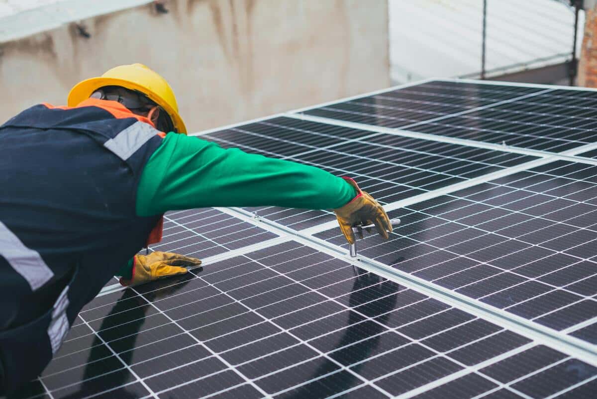 découvrez comment optimiser l'orientation de vos panneaux photovoltaïques pour maximiser leur production d'énergie solaire. apprenez les meilleures pratiques et conseils pour tirer le meilleur parti de votre installation.