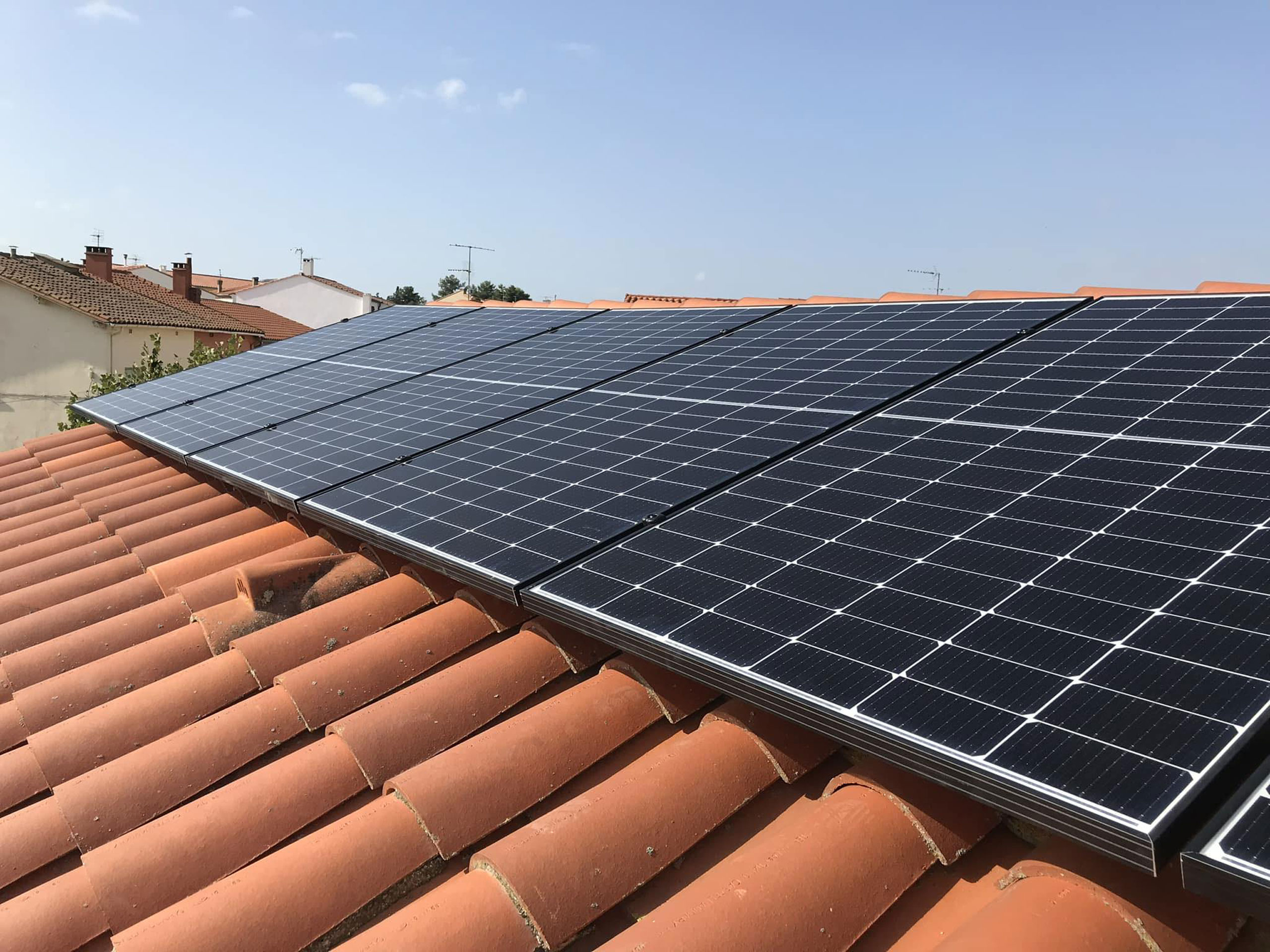 découvrez des professionnels de confiance pour l'installation de panneaux photovoltaïques dans le 66. optimisez votre consommation d'énergie et réduisez vos factures grâce à des solutions solaires sur mesure. profitez d'un service de qualité et d'un accompagnement personnalisé tout au long de votre projet.