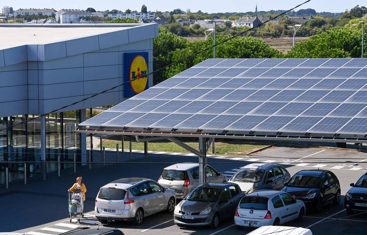 découvrez les avantages des panneaux photovoltaïques pour produire de l'énergie renouvelable. optimisez votre consommation énergétique tout en préservant l'environnement grâce à nos solutions adaptées à tous les besoins. informez-vous sur l'installation, les subventions et les performances des panneaux solaires.