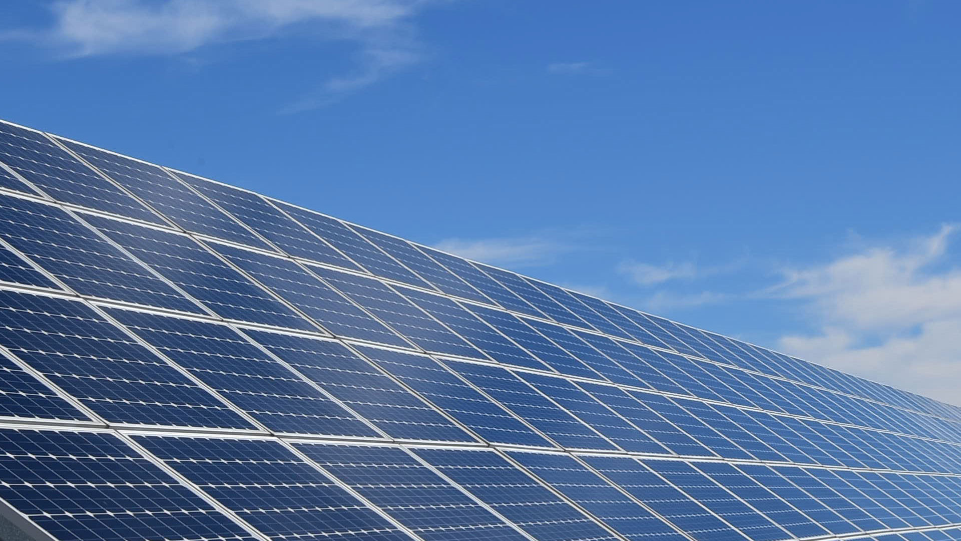 découvrez les avantages des panneaux photovoltaïques pour produire votre propre électricité verte. faites des économies sur vos factures tout en contribuant à la protection de l'environnement grâce à des solutions d'énergie renouvelable innovantes et durables.