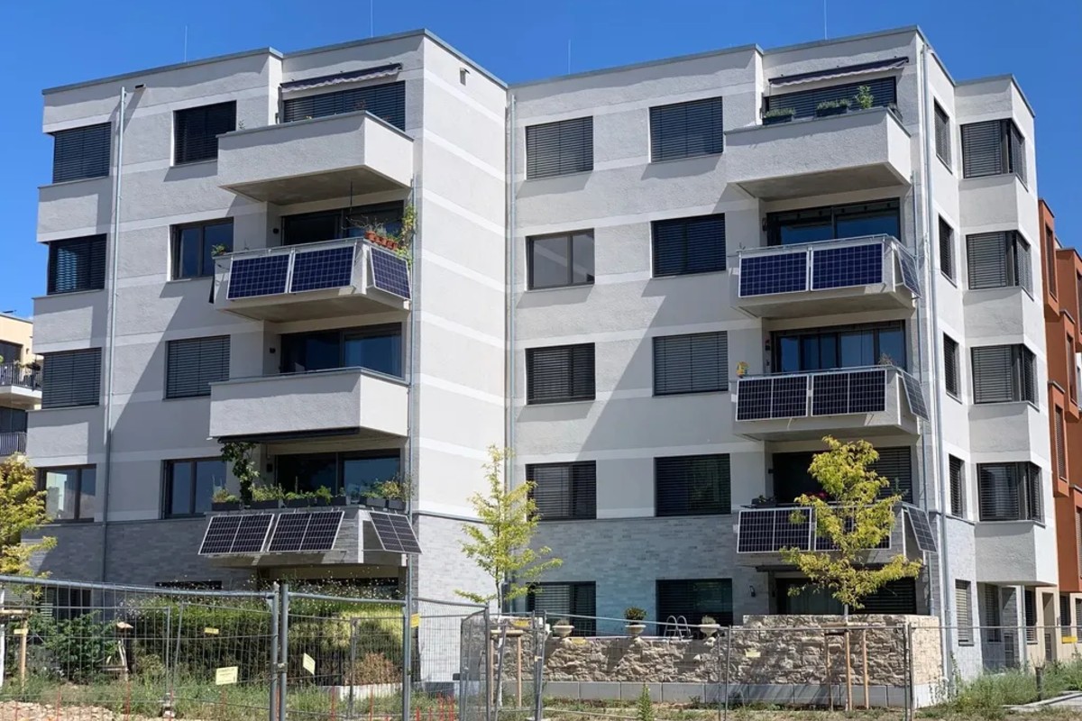 découvrez tout sur les panneaux photovoltaïques en allemagne : avantages, technologies innovantes, aides financières et croissance du marché. informez-vous sur les initiatives vertes et comment investir dans l'énergie solaire pour un avenir durable.