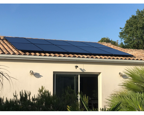 découvrez les avantages des panneaux photovoltaïques noirs, une solution esthétique et performante pour produire de l'énergie renouvelable. idéaux pour s'intégrer discrètement à votre toiture tout en garantissant un rendement optimal, ces panneaux représentent un choix durable pour votre foyer.