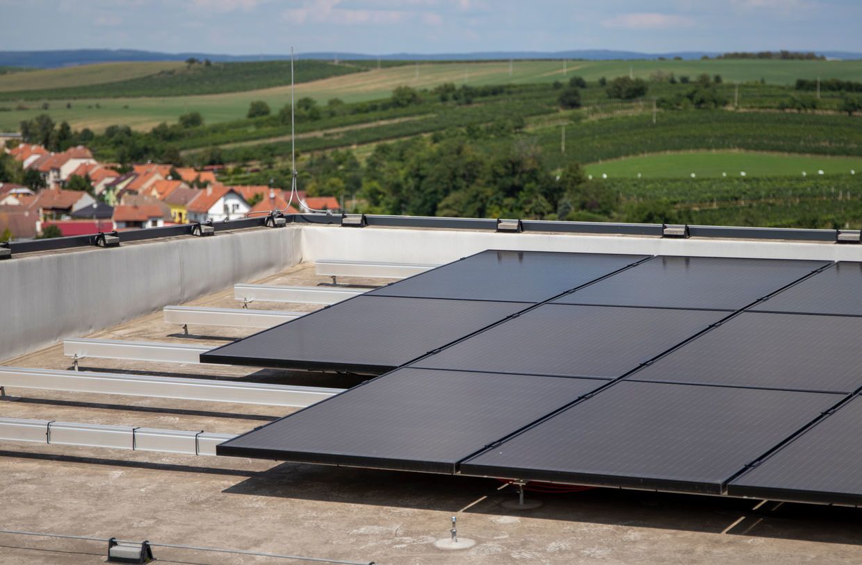 découvrez les avantages des panneaux photovoltaïques plats : une solution esthétique et efficace pour produire votre propre électricité, optimiser votre consommation énergétique et réduire votre empreinte carbone.