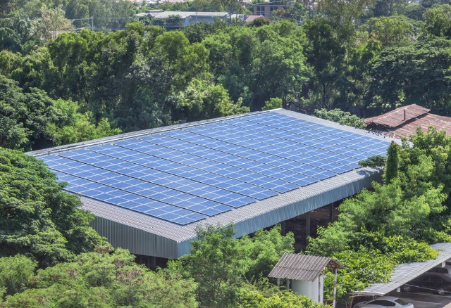 découvrez les panneaux photovoltaïques pour toiture plate, une solution efficace et esthétique pour maximiser la production d'énergie solaire. transformez votre toiture en une source d'énergie renouvelable et réduisez vos factures d'électricité grâce à nos systèmes adaptés.