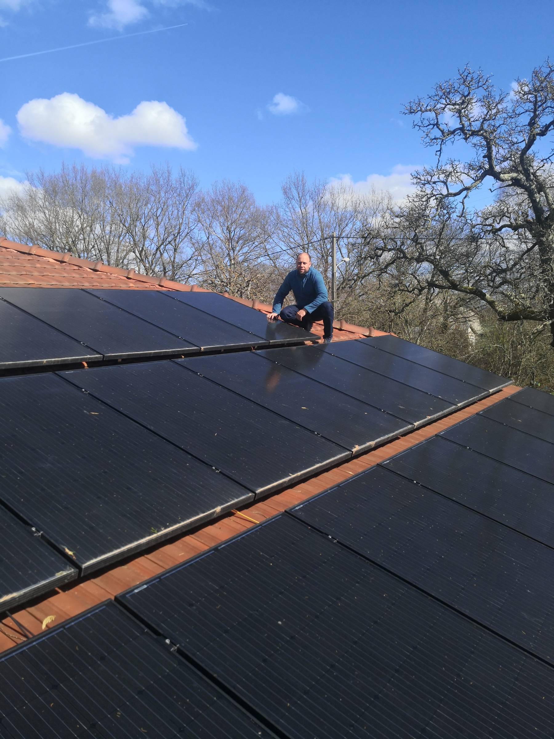 découvrez nos services d'installation de panneaux photovoltaïques à toulouse. profitez de l'énergie solaire pour réduire vos factures et contribuer à un avenir durable. contactez-nous pour un devis personnalisé et une installation professionnelle.