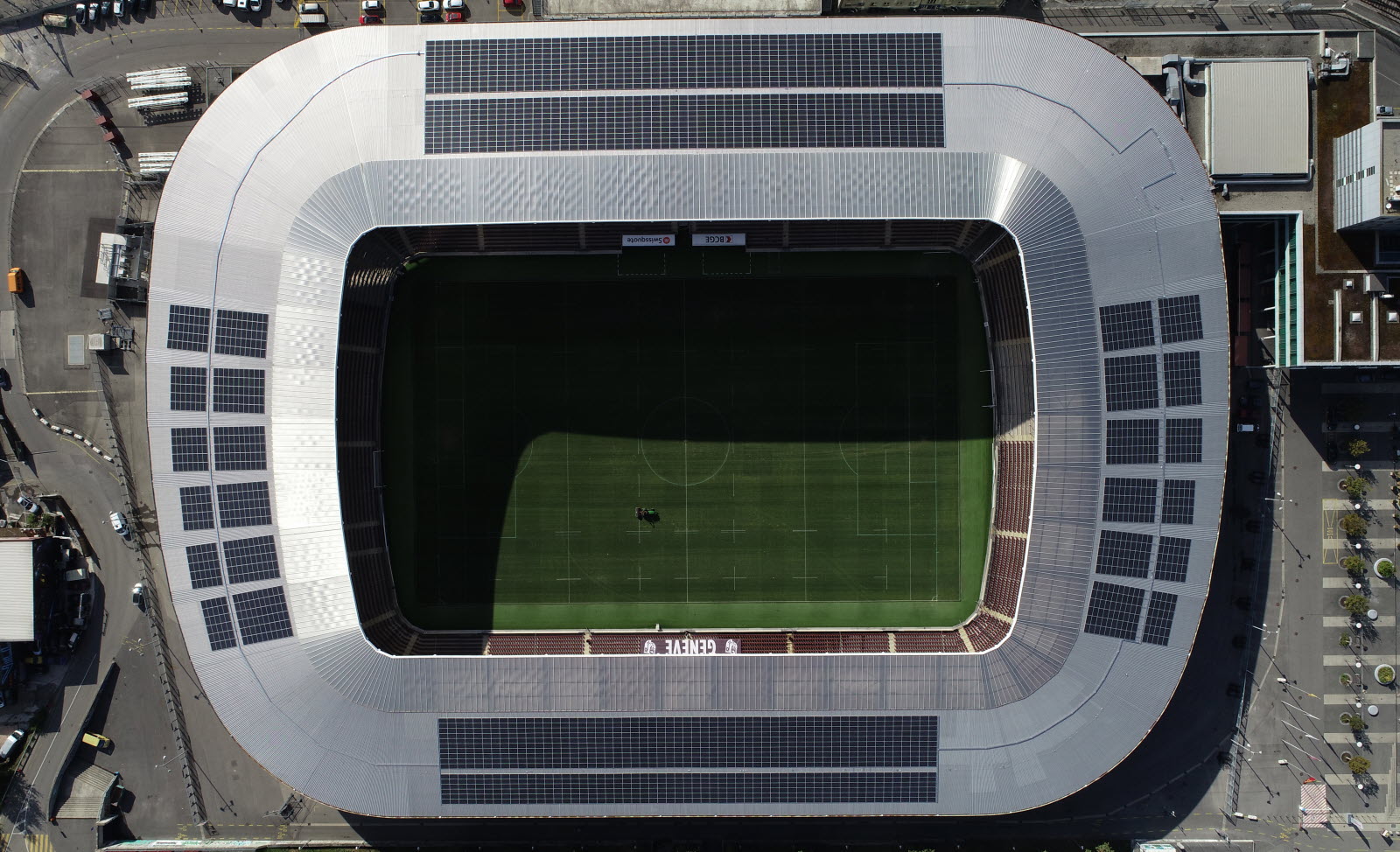découvrez nos solutions de panneaux solaires à genève pour une énergie renouvelable et économique. optimisez votre consommation d'électricité et contribuez à la préservation de l'environnement avec nos installations sur mesure.