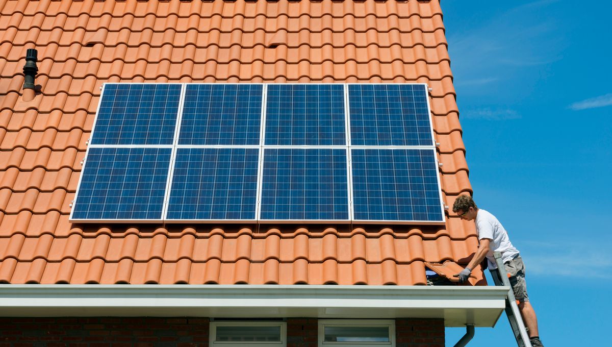 découvrez les avantages des panneaux solaires sur toiture pour réduire vos factures d'électricité et contribuer à la protection de l'environnement. optez pour une énergie renouvelable et performante à domicile!