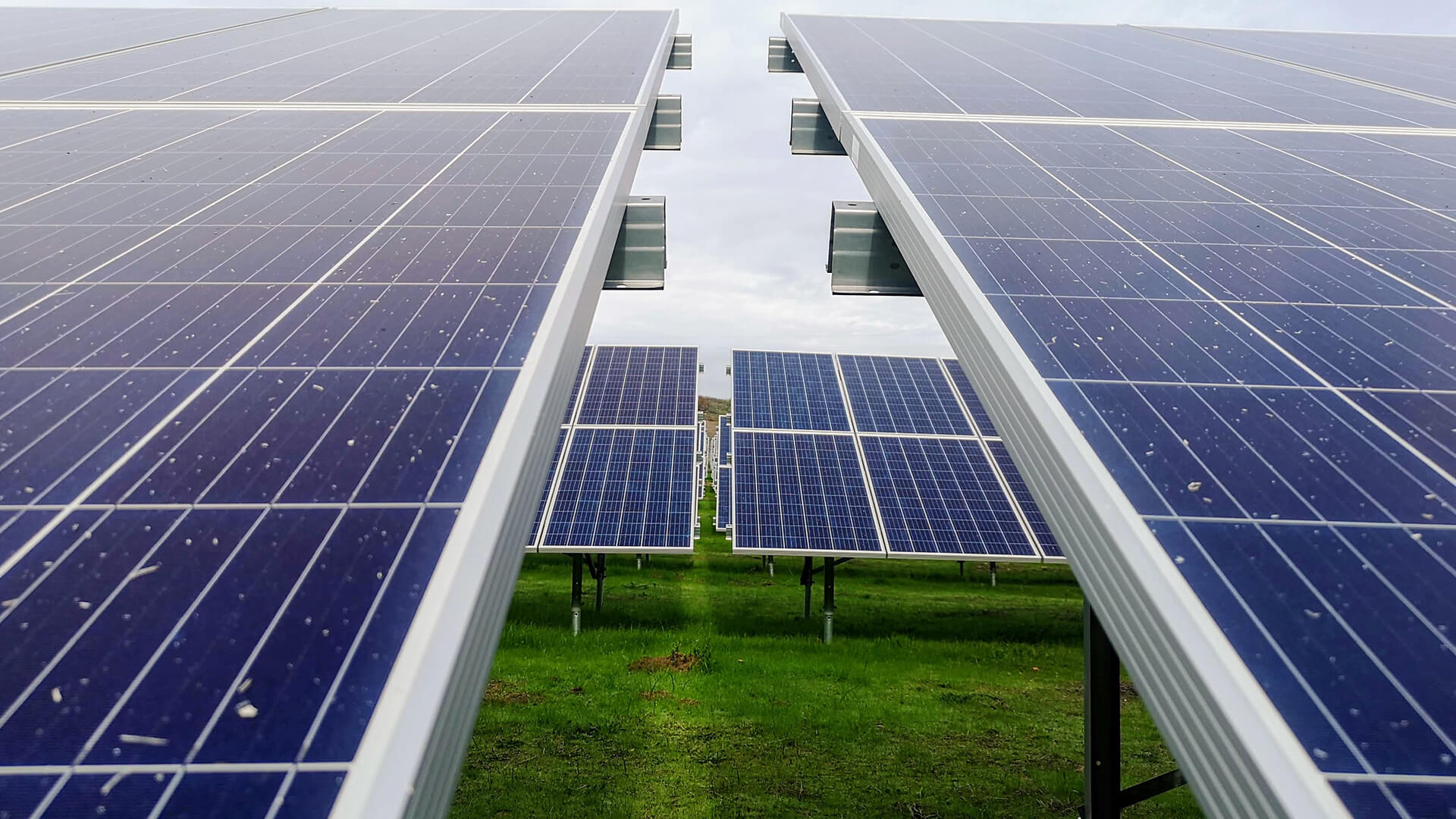 découvrez les avantages des panneaux photovoltaïques pour une énergie durable et respectueuse de l'environnement. transformez la lumière du soleil en électricité et réduisez votre empreinte carbone tout en réalisant des économies sur vos factures d'énergie.