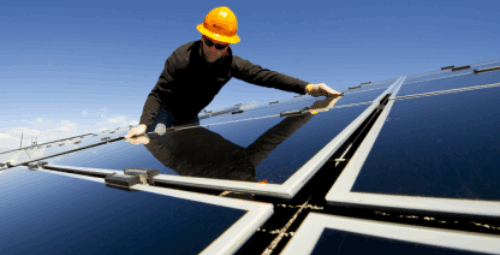 découvrez tout ce qu'il faut savoir sur le poids des panneaux photovoltaïques, leur impact sur l'installation et les choix à faire pour optimiser votre système solaire.