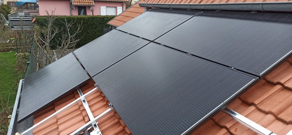 découvrez les meilleures positions pour optimiser l'installation de vos panneaux photovoltaïques. apprenez comment maximiser la captation de soleil et augmenter l'efficacité énergétique de votre système. profitez d'astuces pratiques pour un rendement optimal.