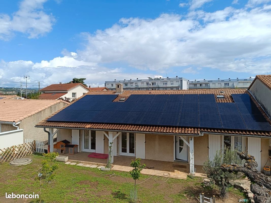 découvrez les prix des 10 panneaux photovoltaïques et optimisez votre investissement énergétique. comparez les modèles, les performances et choisissez la solution adaptée à vos besoins en énergie renouvelable.