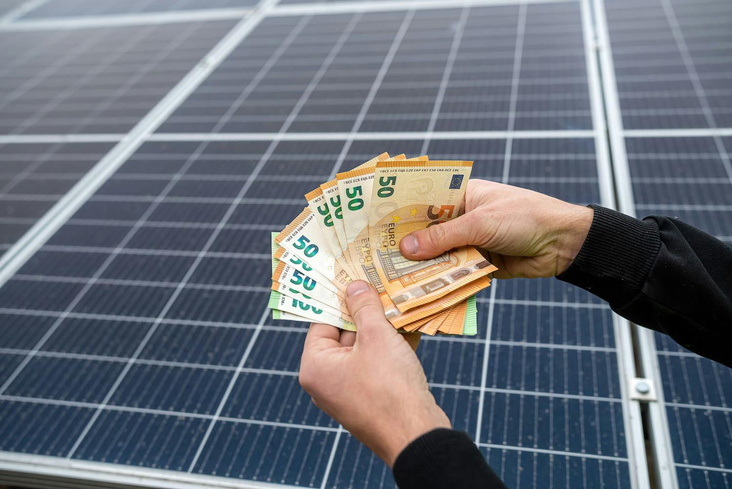 découvrez tout ce qu'il faut savoir sur les prix des panneaux photovoltaïques en 2023. comparez les coûts, les subventions et les tendances du marché pour optimiser votre investissement dans les énergies renouvelables.