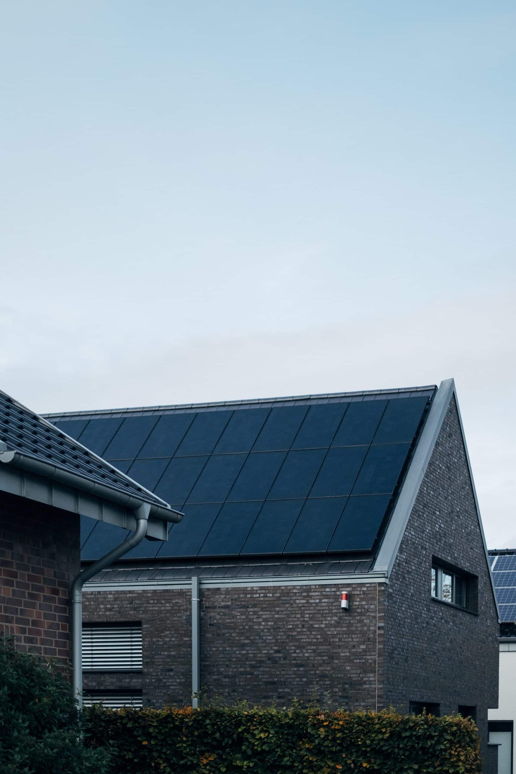 découvrez comment récupérer la tva sur vos panneaux photovoltaïques et maximiser vos économies d'énergie. suivez nos conseils pratiques pour profiter des aides financières disponibles et rentabiliser votre investissement écologique.