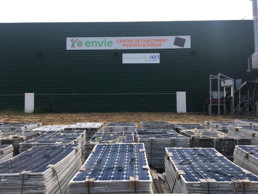 découvrez l'importance du recyclage des panneaux photovoltaïques pour un avenir durable. apprenez comment la valorisation de ces équipements solaires contribue à la protection de l'environnement et à la circularité des ressources.