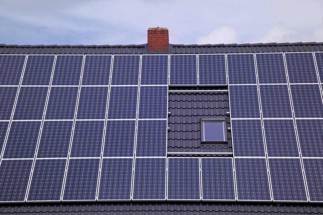 découvrez tout ce qu'il faut savoir sur la réglementation des panneaux photovoltaïques en france. informez-vous sur les normes, les aides financières, et les obligations légales pour optimiser l'installation de vos systèmes solaires.