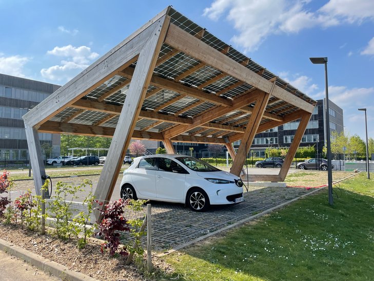 découvrez la réglementation sur les panneaux photovoltaïques en france : lois, normes et aides financières pour optimiser l'installation de votre système solaire.