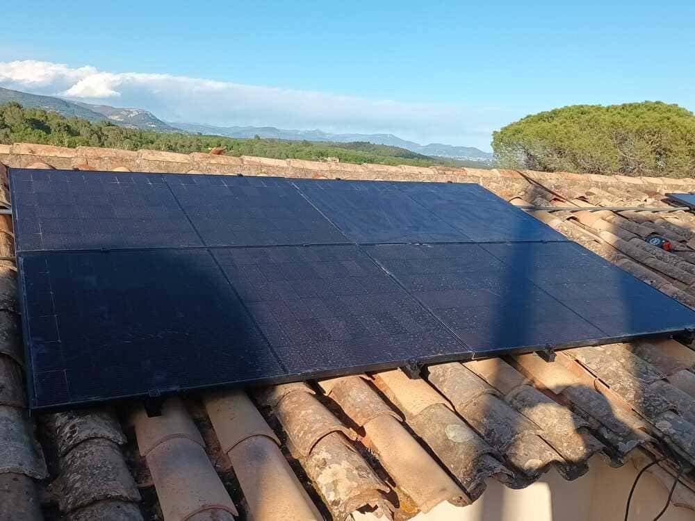 découvrez la rentabilité des panneaux photovoltaïques en 2025. analysez les tendances du marché, les économies d'énergie, les incitations fiscales et les retours sur investissement pour optimiser votre transition vers l'énergie solaire.