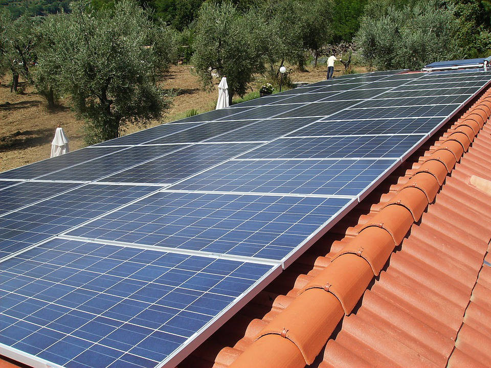 découvrez comment maximiser la rentabilité de vos panneaux photovoltaïques grâce à des conseils pratiques, des analyses de performance et des astuces financières. investissez dans l'énergie solaire et réalisez des économies tout en réduisant votre empreinte carbone.