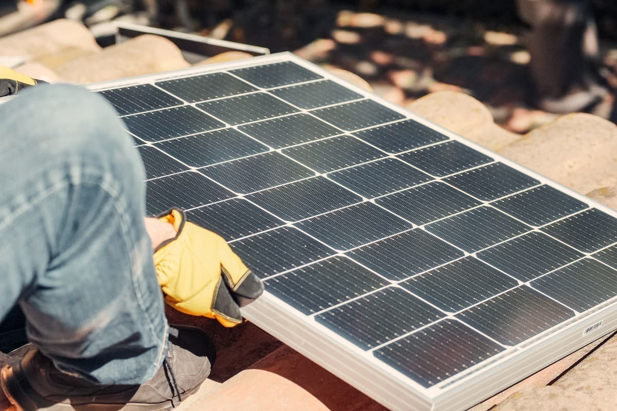 besoin de réparer vos panneaux photovoltaïques ? découvrez nos services experts en maintenance et réparation pour maximiser l'efficacité de votre système solaire. profitez d'une intervention rapide et professionnelle pour garantir le bon fonctionnement de votre installation.