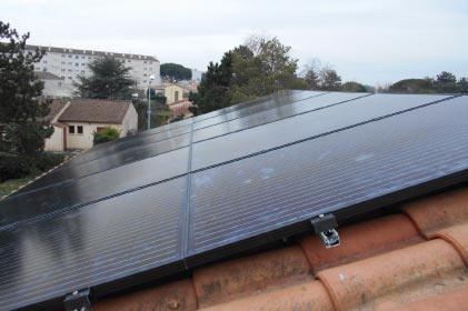 découvrez nos services de réparation pour panneaux photovoltaïques afin d'assurer leur performance et longévité. faites confiance à nos experts pour une maintenance efficace et un service rapide, prolongeant ainsi la durée de vie de vos installations solaires.