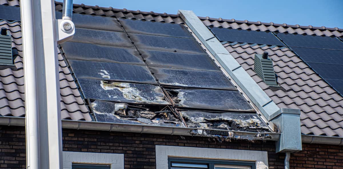 découvrez les risques d'incendie associés aux installations photovoltaïques. informez-vous sur les mesures de prévention et les bonnes pratiques pour garantir la sécurité de votre système solaire.