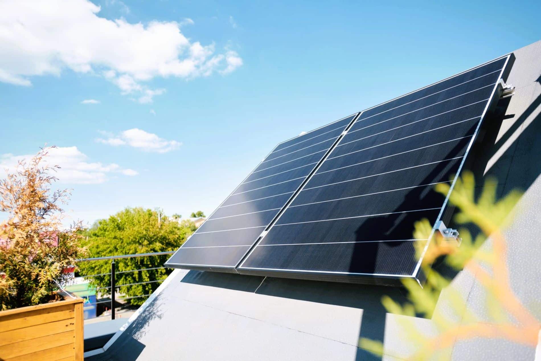 découvrez les risques associés à l'investissement dans les panneaux photovoltaïques. analysez les différents facteurs à considérer, tels que la rentabilité, la durabilité et les incertitudes réglementaires, pour prendre une décision éclairée avant de vous lancer dans l'énergie solaire.