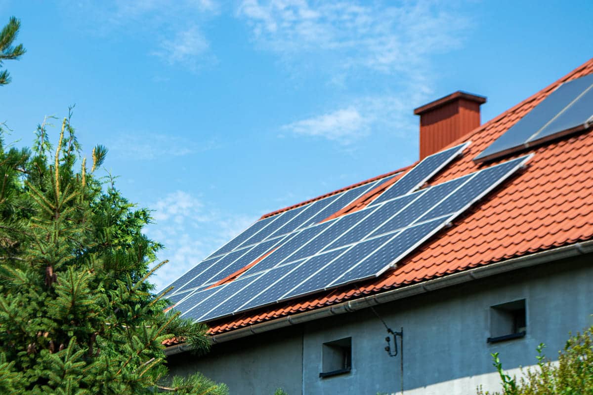découvrez le rôle essentiel des panneaux photovoltaïques dans la transition énergétique. apprenez comment ils convertissent l'énergie solaire en électricité, contribuant ainsi à réduire les émissions de carbone et à promouvoir une énergie durable.