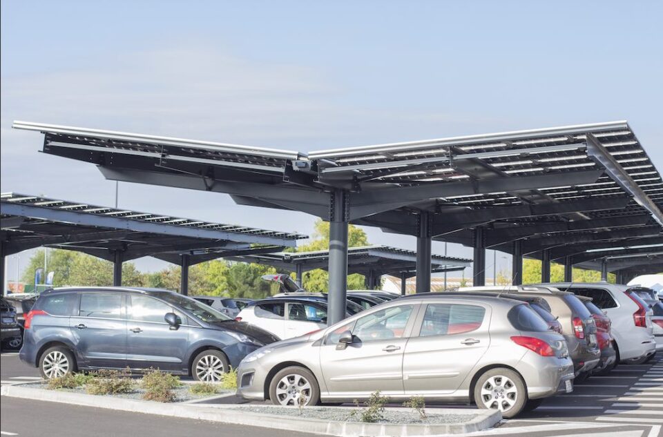 découvrez le suramortissement photovoltaïque, une opportunité fiscale qui permet d'optimiser vos investissements solaires. profitez des avantages financiers tout en contribuant à une énergie durable et respectueuse de l'environnement.