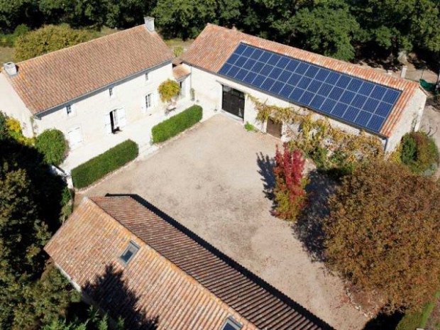 découvrez tout sur les surfaces nécessaires pour les panneaux solaires de 3 kwc. optimisez votre installation photovoltaïque et réalisez des économies d'énergie tout en respectant l'environnement.
