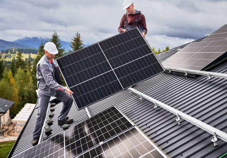 découvrez l'importance de la surface des panneaux photovoltaïques dans l'optimisation de la production d'énergie solaire. apprenez comment le choix de la taille et de l'emplacement des panneaux influence leur efficacité et contribuez à une transition énergétique durable.