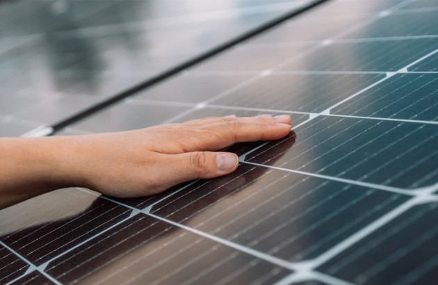 découvrez tout sur la surface des panneaux photovoltaïques : conseils pour l'optimisation de l'espace, choix des installations et performances énergétiques maximales. informez-vous sur les facteurs influençant l'efficacité de vos panneaux solaires.