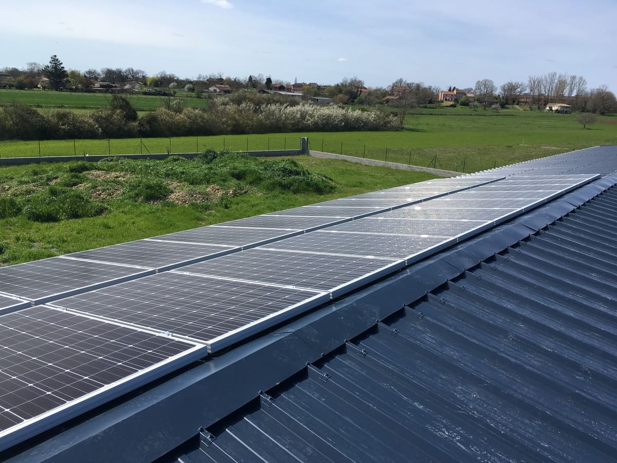 découvrez comment la synergie photovoltaïque optimise l'utilisation de l'énergie solaire, en combinant technologie, innovation et développement durable pour un avenir énergétique plus responsable.